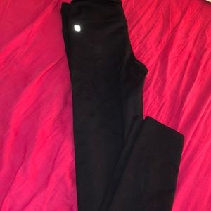 Simple black leggings